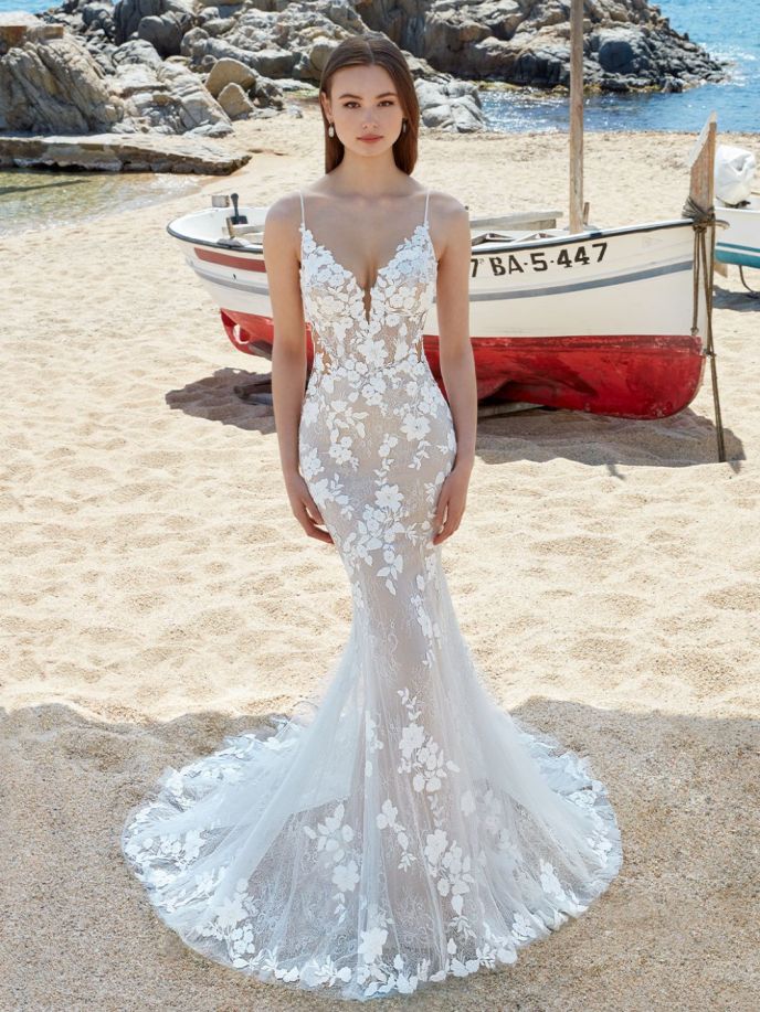 Love by enzoani 25 Love by Enzoani wedding dress Alara