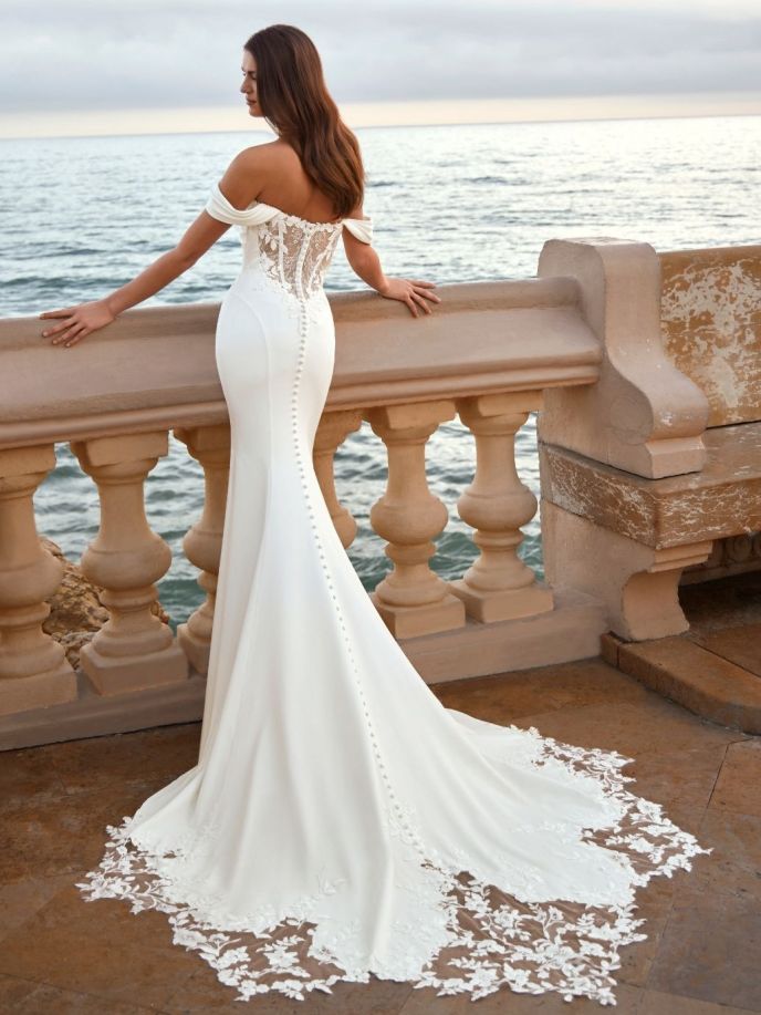 Love by enzoani 3 355cc15e