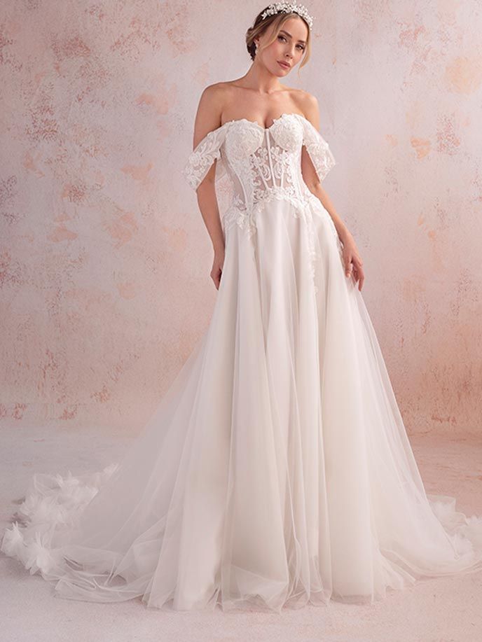 April Banbury 14 April Banbury Wedding dress Ariana