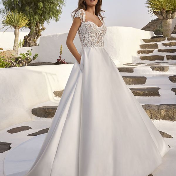 Love by enzoani 27 love by Enzoani Everdeen wedding dress
